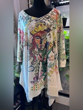 Inoah Artistic Multicolor V-Neck Women's Tunic Top